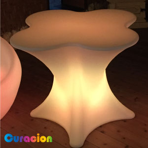 光る家具クラシオン　クローバー型センターテーブル