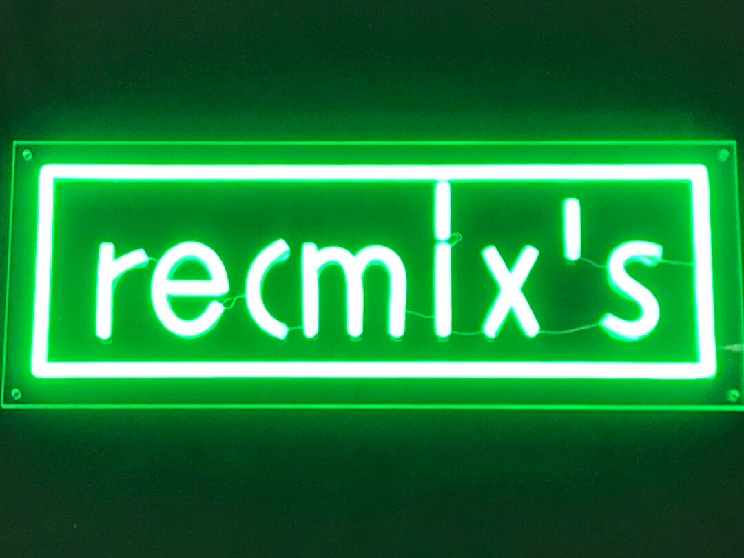 LEDネオンサイン｜ネオン看板の製作事例（ricmix）