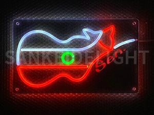 LEDネオンサイン｜ネオン看板のオーダー・製作事例（Sen/英字/ホワイト/レッド/グリーン）