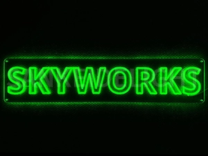 LEDネオンサイン｜ネオン看板のオーダー・製作事例（skyworks/英字/グリーン）
