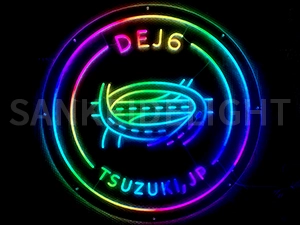 LEDネオンサイン｜ネオン看板のオーダー・製作事例（DEJ6 TSUZUKI.JP/英字/数字/RGB）