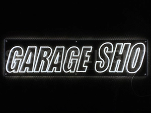 LEDネオンサイン｜ネオン看板のオーダー・製作事例（GARAGE SHO/英字/ホワイト）